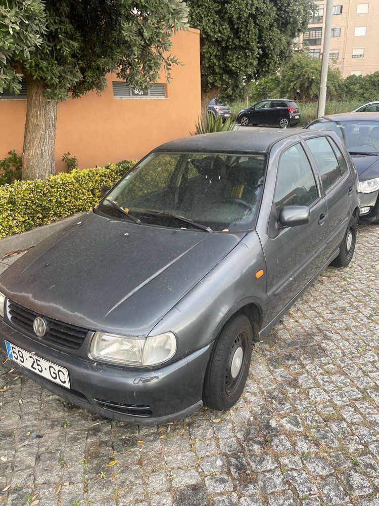 Polo 6n 1.0 parado