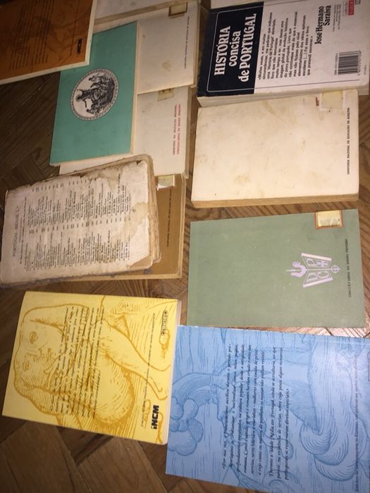 Livros antigos pequenos de Portugal