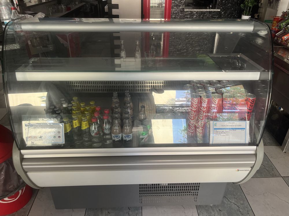Vitrine bolos com frio