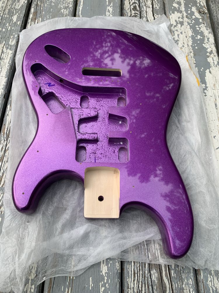 Korpus gitary typu stratocaster