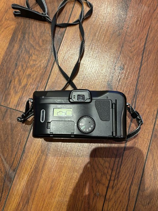 Aparat analogowy Canon prima super 135 srebrno-szary kamera kolekcjone