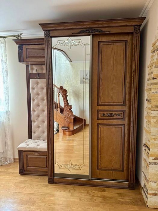 Передпокій з масиву дерева