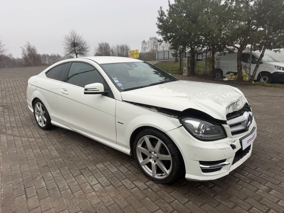 Mercedes-Benz Klasa C Coupe 180 CGI 2012r/ pakiet AMG/ serwisowany w ASO