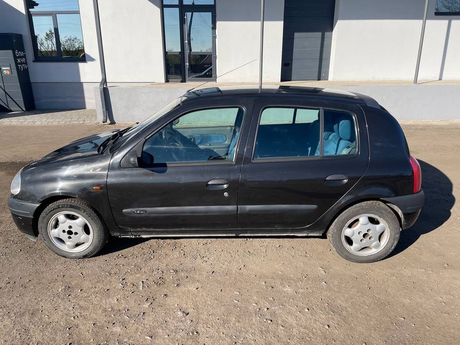 Renault Clio 2000 року 1.4 двигун