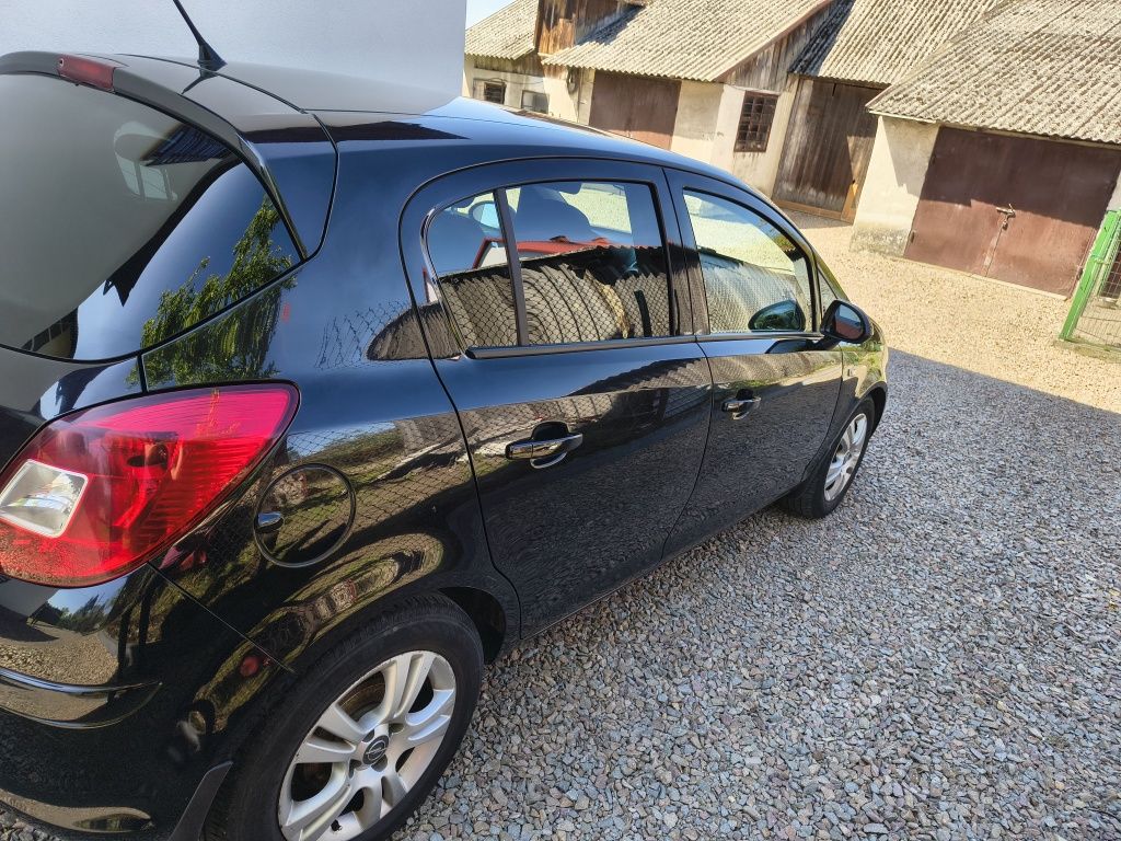 Opel Corsa D 1.4 lift 2011