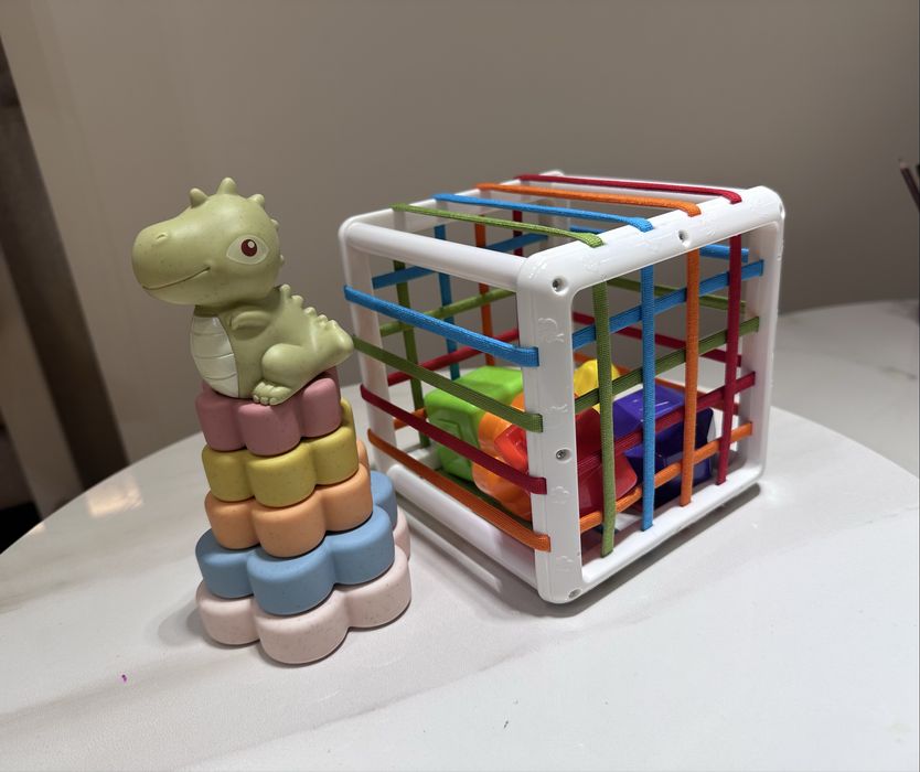 Тактильна іграшка Монтессорі Форма і колір від Obetty і пірамідка