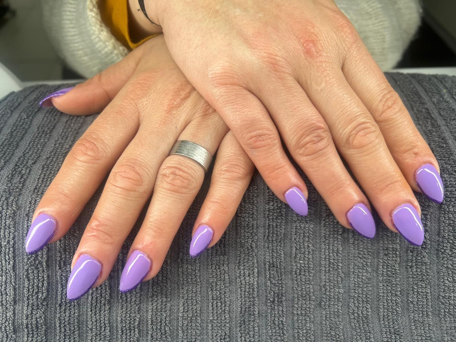 Unhas de gel e tratamentos de pele - Algés 15€
