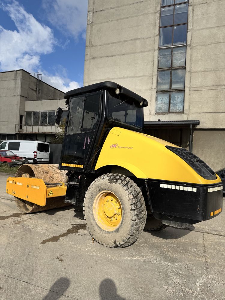 Продам каток грунтовий  з ПДВ вольво  каток ґрунтовий каток вібраційни