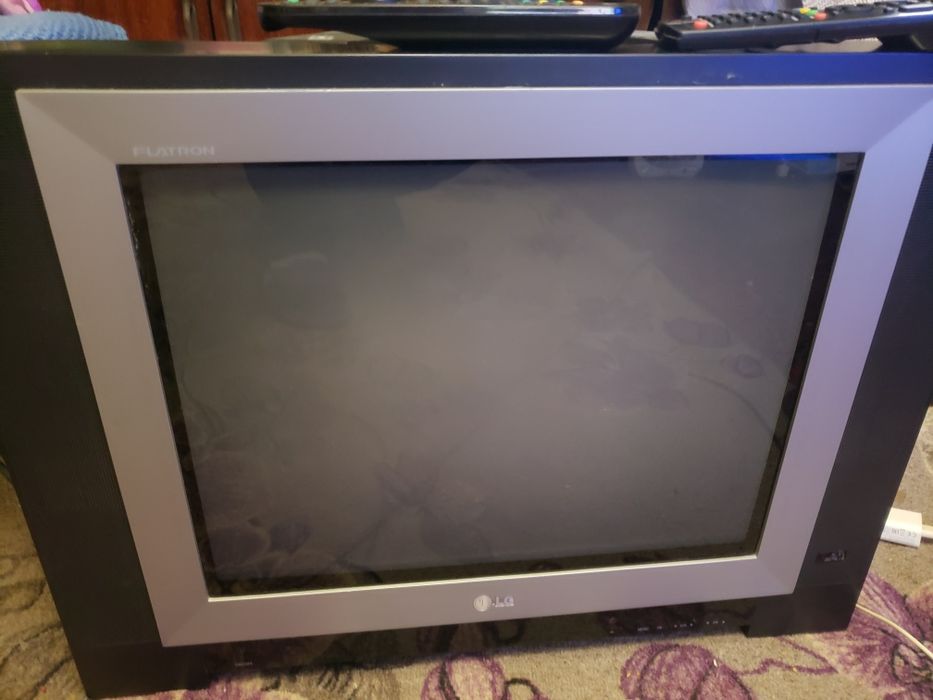 Продам lg телевизор