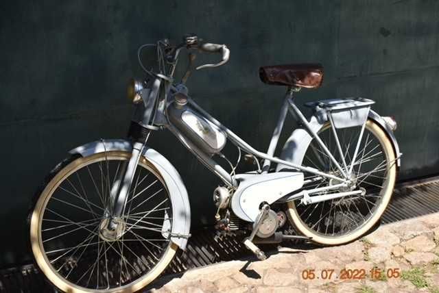 Magnat Debon,   velocípede com motor auxiliar de 1954