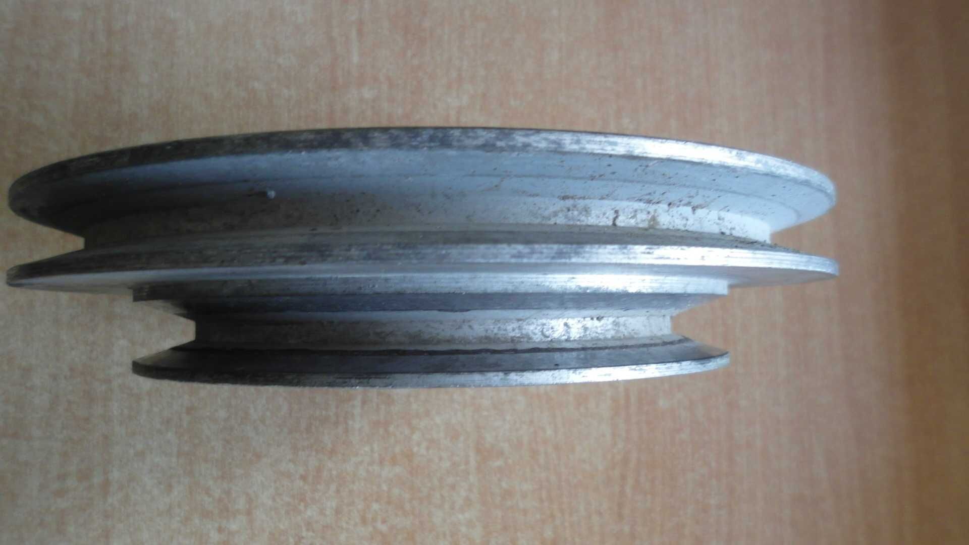 Шкив алюминиевый  диаметром 182 мм