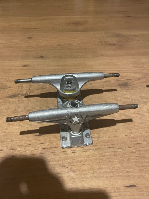 Conjunto de trucks skate