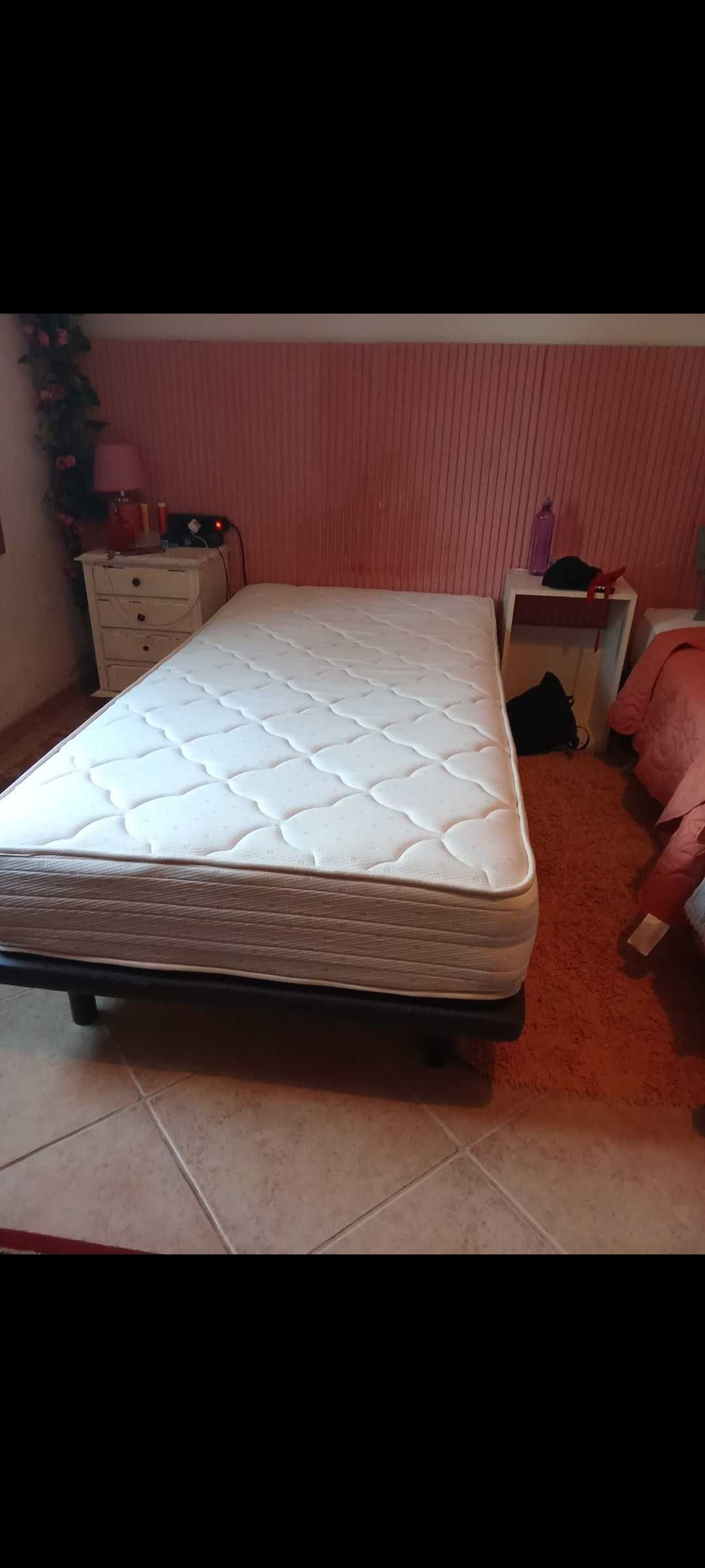 Vendo cama de solteiro