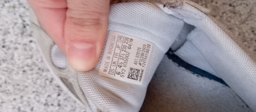 Sapatilhas adidas 37