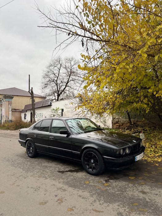 Продам BMW e34.