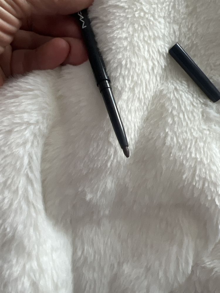 Mac eyeliner brazowy waterproof witamine a+e