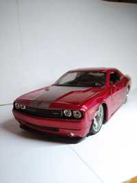 Модель Dodge Challenger 1/24 Maisto Limited