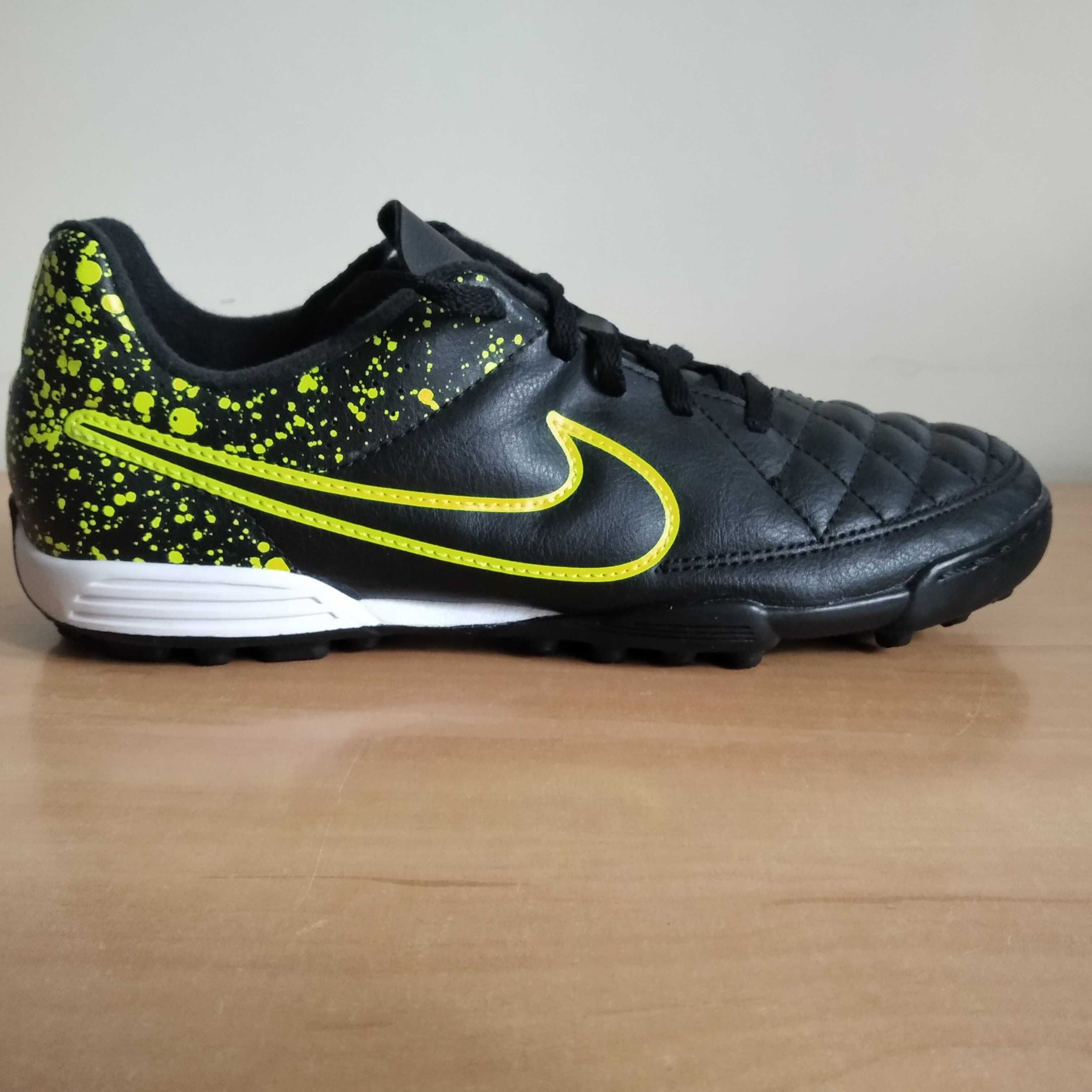 Buty piłkarskie NIKE Tiempo Rio II Tf roz.eu-36.5