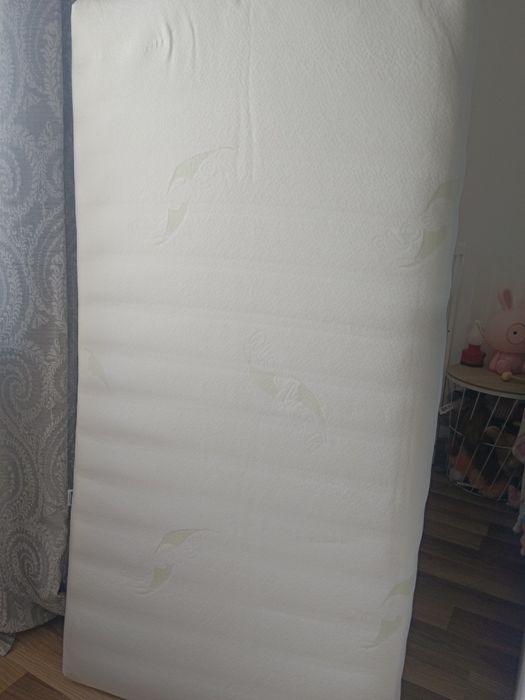 Łóżeczko  z dodatkową barierką