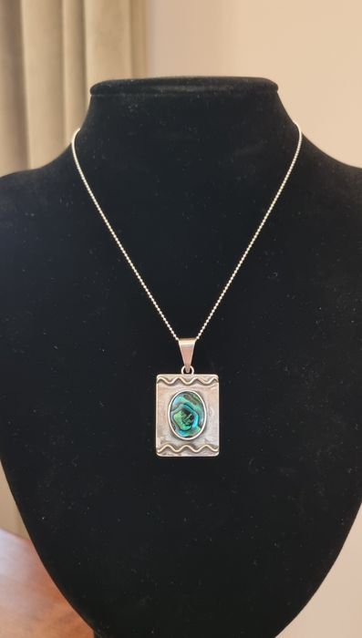 Srebrna zawieszka z masą perłową 925