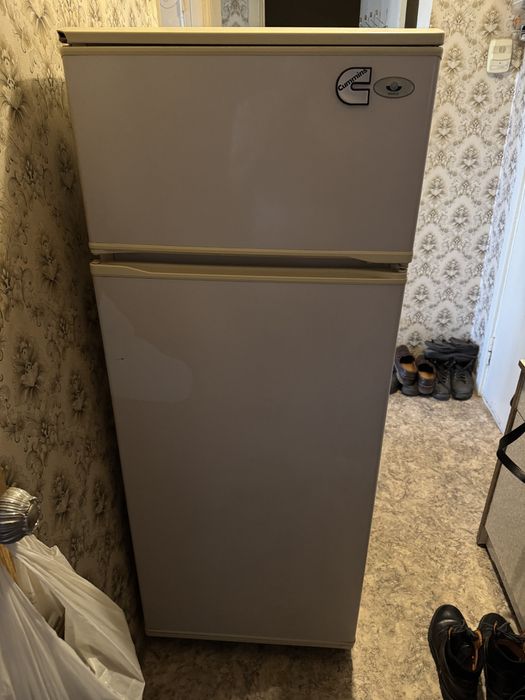 Продаю холодильник