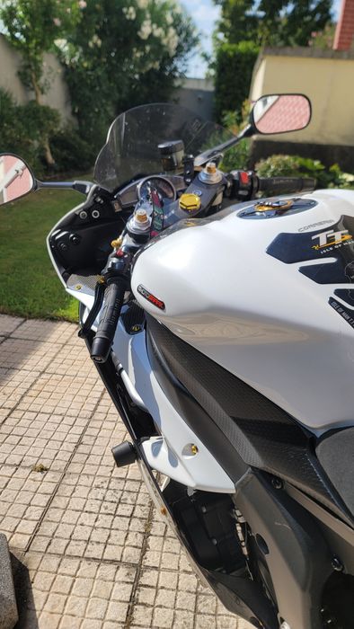 Yamaha R6 2007 VARIOS extras 23 000km