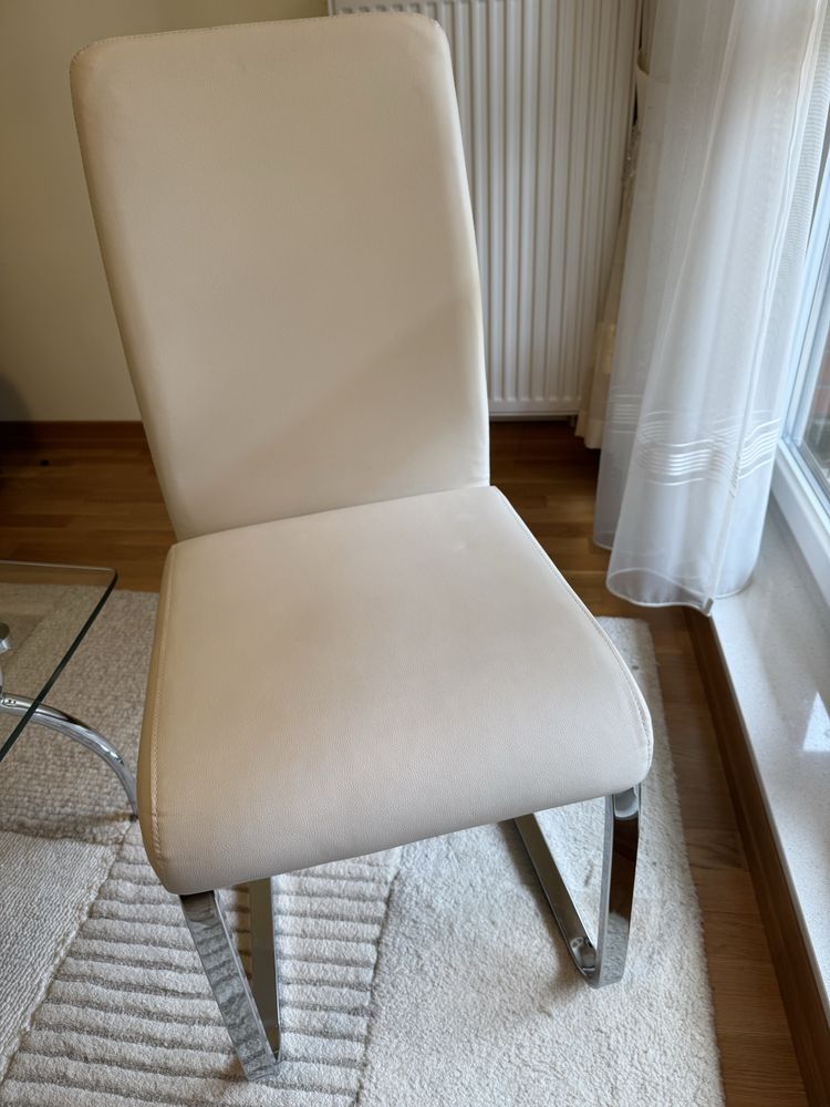 Krzesla do salonu.