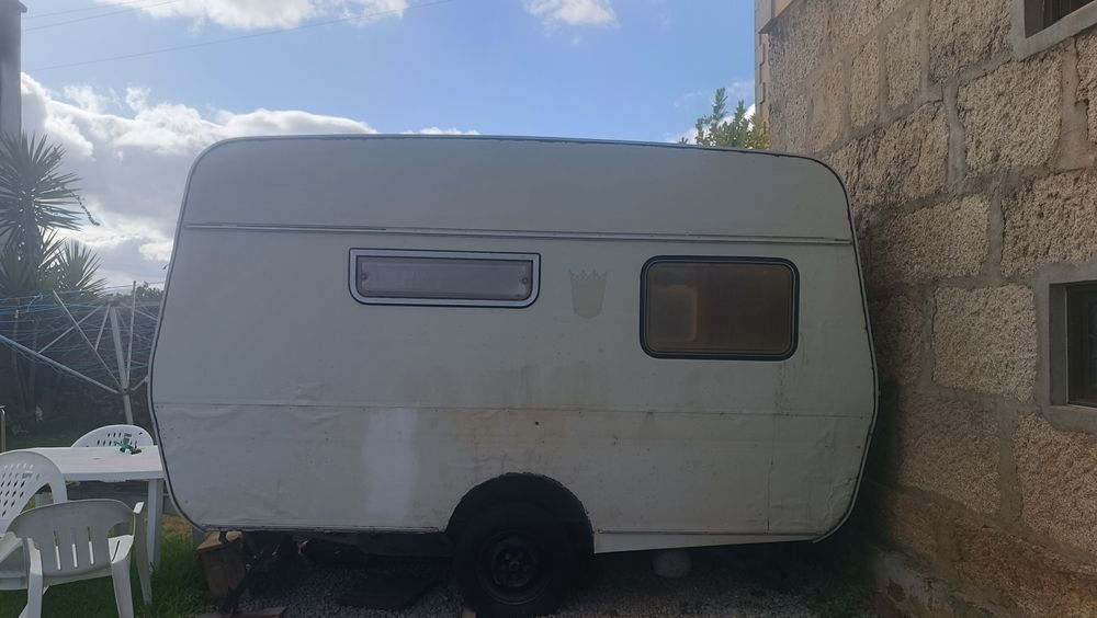 PREÇO ATÉ DIA 17/10 Vendo caravana  tabbert 3.5 MT para restauro.