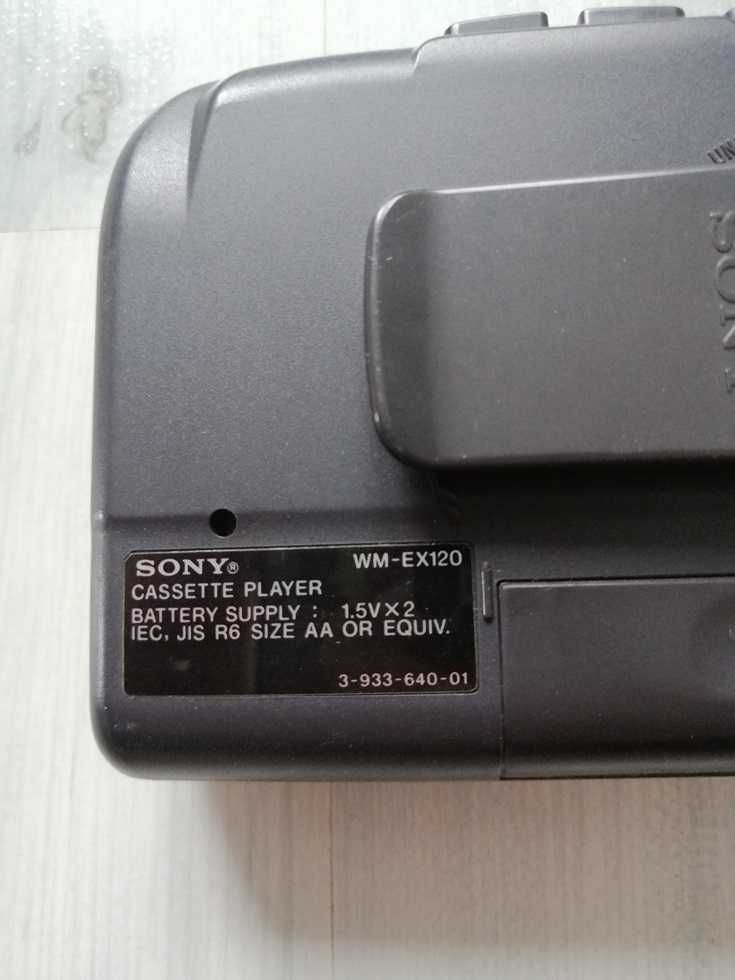 Walkman Sony Walkman model WM-EX120. Lata 90te. Vintage, oldschool.