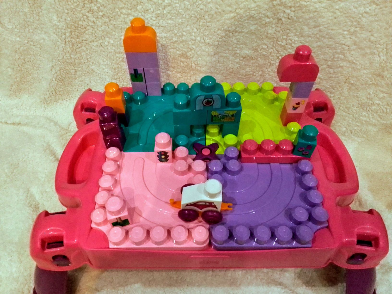 Fisher-Price Mega Bloks stolik z klockami