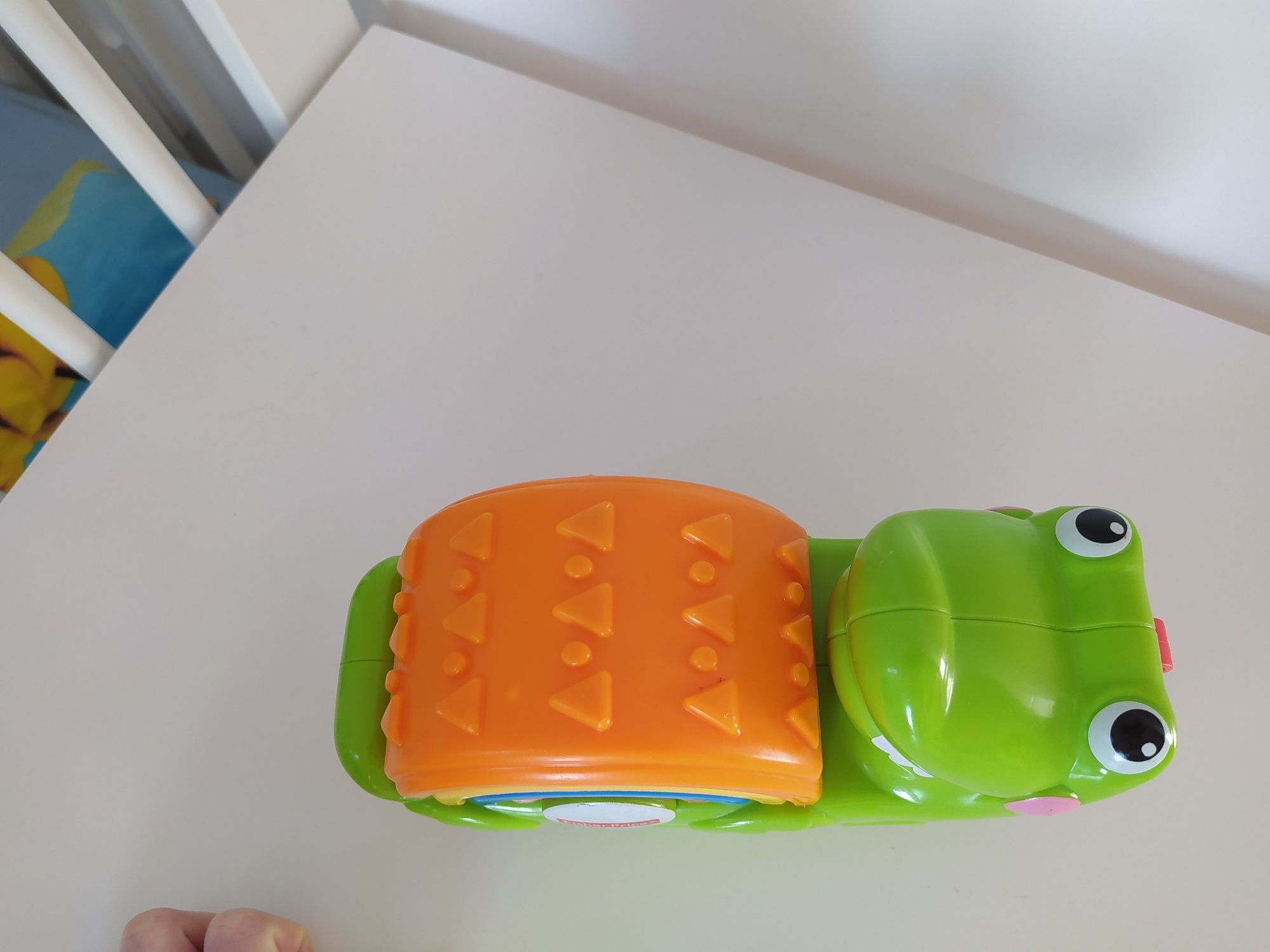 Wesoły falujący krokodyl Fisher Price