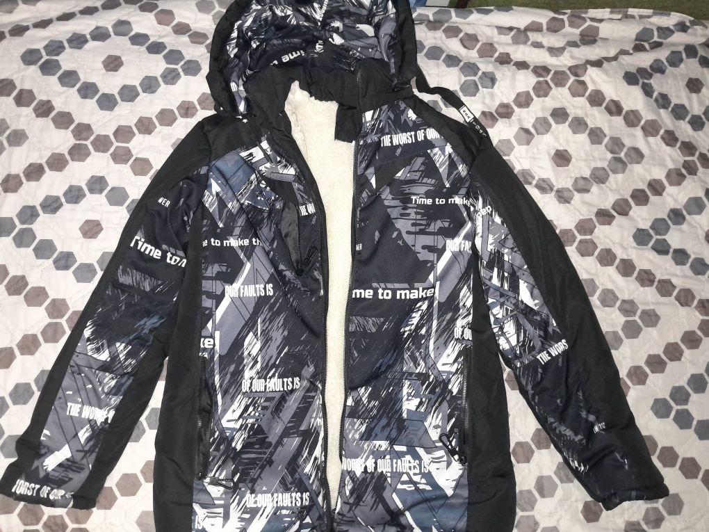 Продам куртку зима