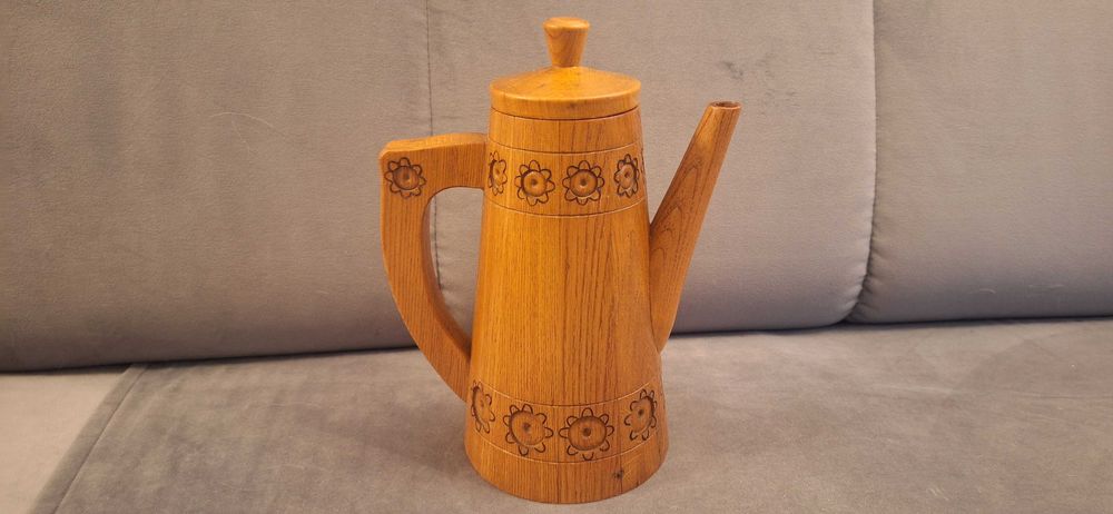 Dzbanek drewniany zdobiony rzeźbiony z ZSRR lata 60-70 te z pokrywką