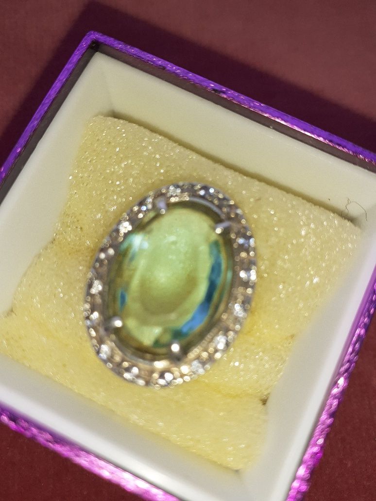 Продам стариный перстень с большим голубым кварцем