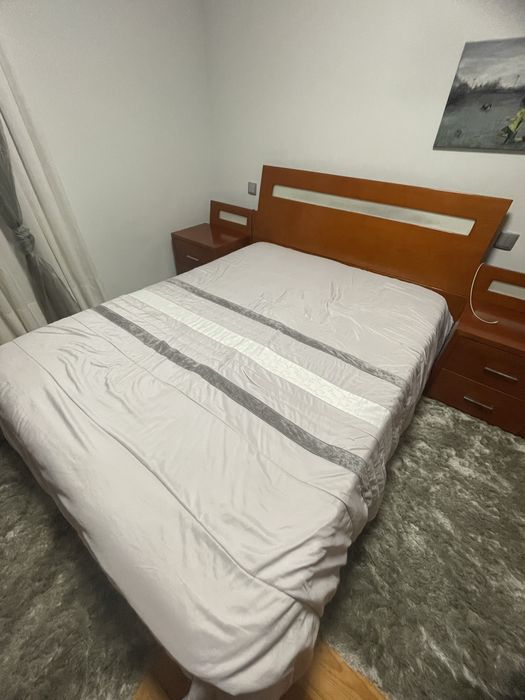 Conjuto Cama casal / Mesas de cabeceira