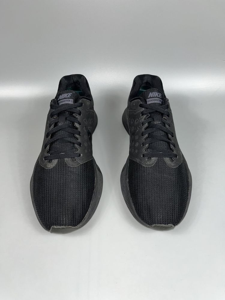 Кроссовки Nike Revolution 40 размер (по стельке 25.5 см)