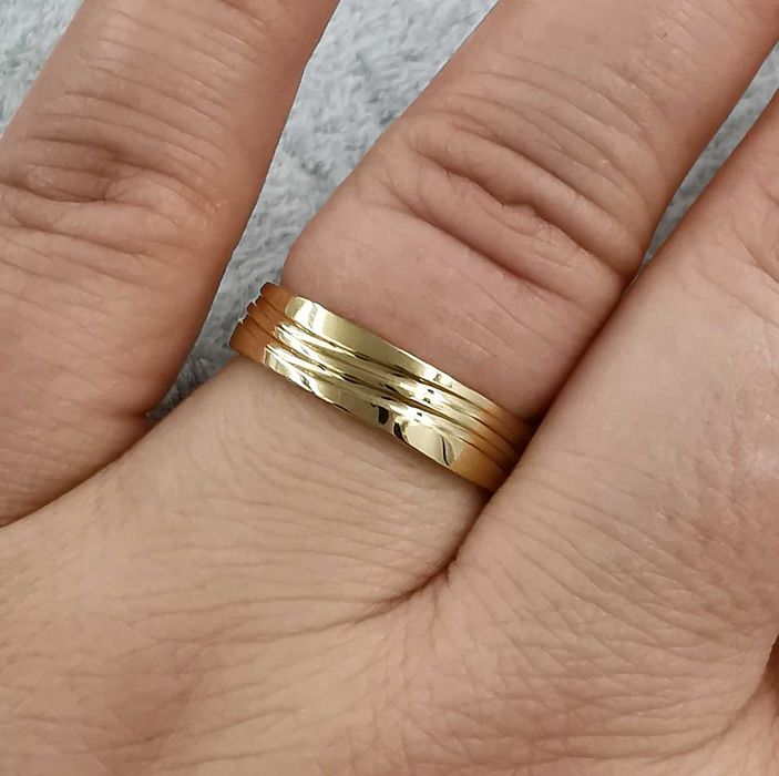 Pierścionek obrączka stal chirurgiczna średnica 18 mm fala