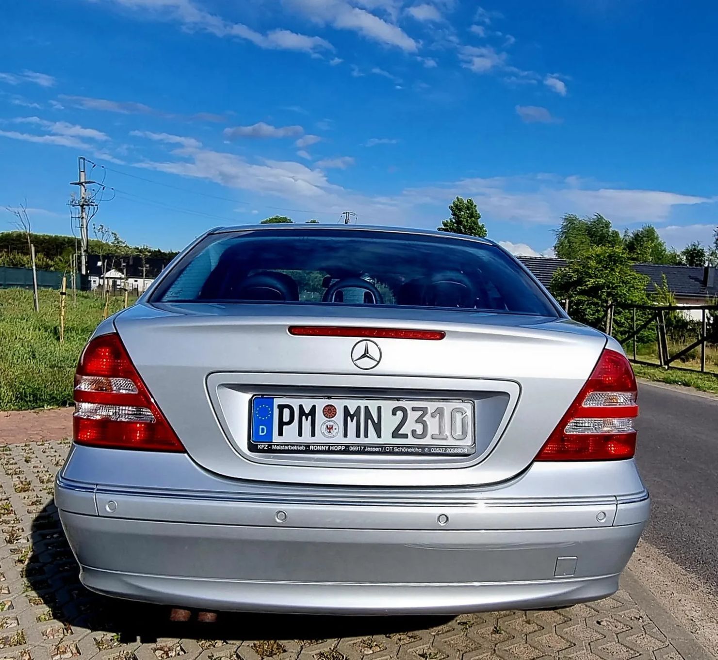 Mercedes-Benz Klasa C Automat ksenon grzane fotele tempomat navi czujniki parkowania