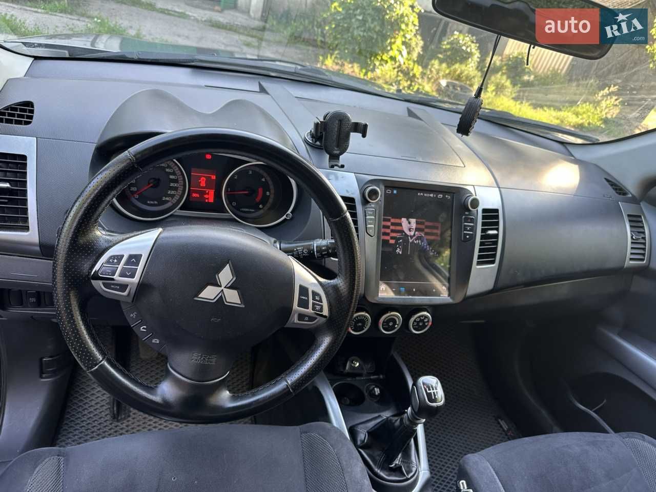 продам Mitsubishi Outlander XL