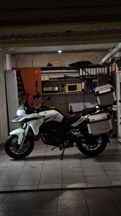 Benelli trk 251 branca