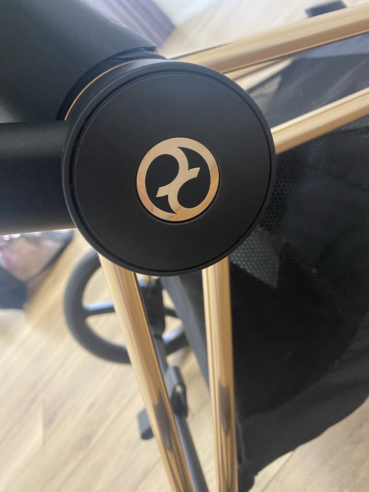 Продаю коляску cybex priam 4.0 2024 год. Возможен торг