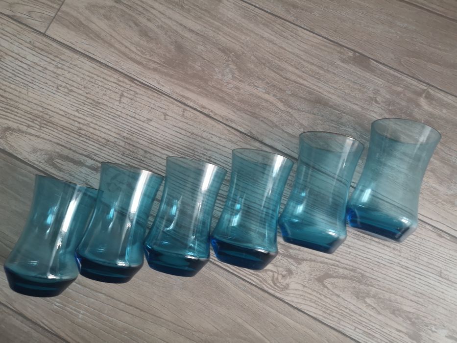Szklanki turkusowe 6 sztuk.