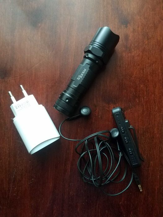 наушники Phillips, боди камера, фонарик мини гвоздодёр гаичный ключ 22