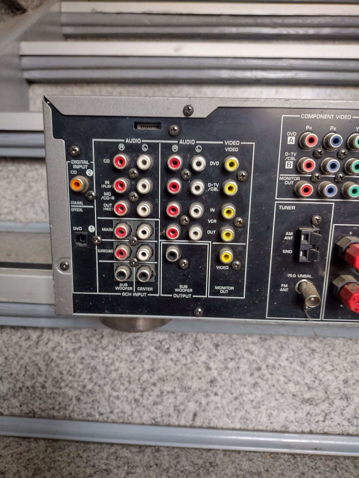Amplituner Yamaha RX -V440RDS