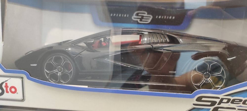 1/18 Lamborghini Countach lpi 800-4 Maisto carro coleção miniatura