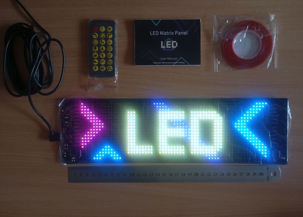 Світлодіодний LED дисплей 10×35 см, для реклами, очі на авто