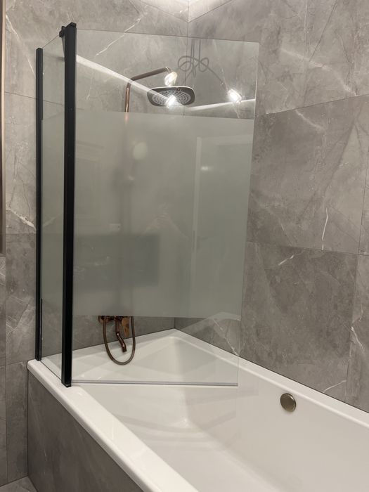 Wanna do zabudowy 90 x 180 cm z parawanem nawannowym