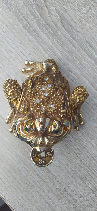 Трилапа жаба по Фен.   Шуй