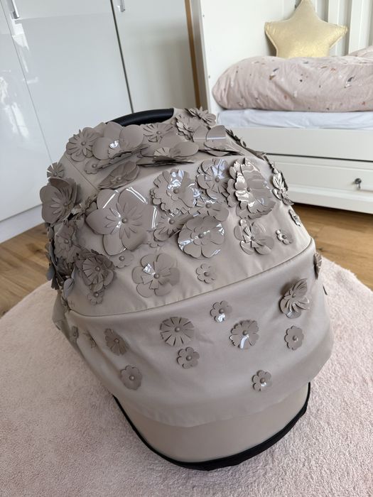 Cybex Priam 4.0 Simply Flowers Beige gondola