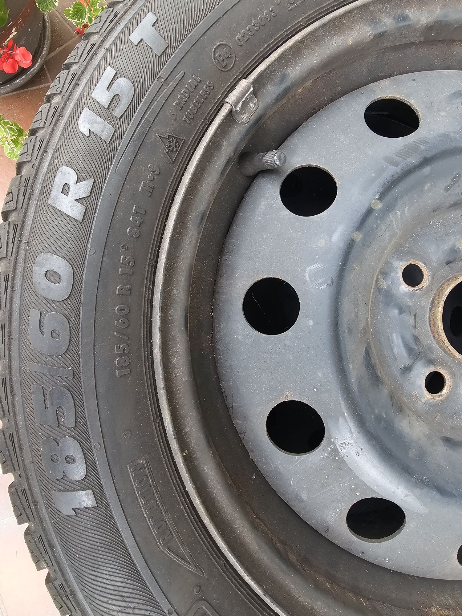 Opony zimowe 185/60 R15